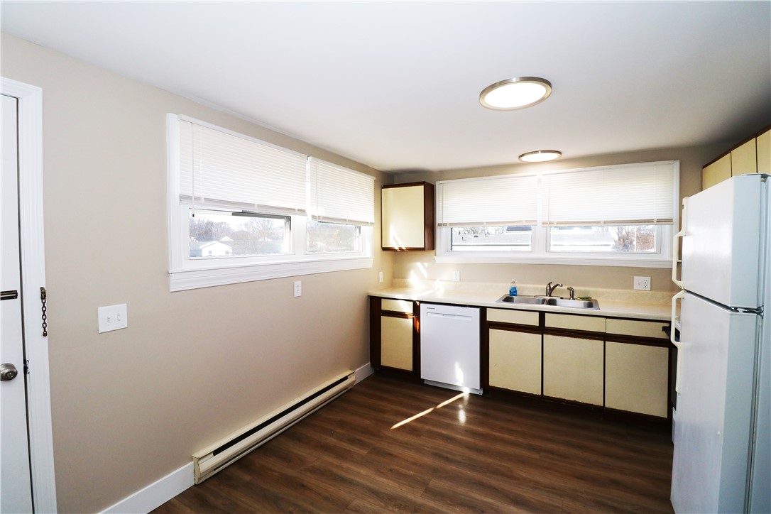16 Race Street, Unit 2 Middletown, RI 02842 - Photo 10 of 26