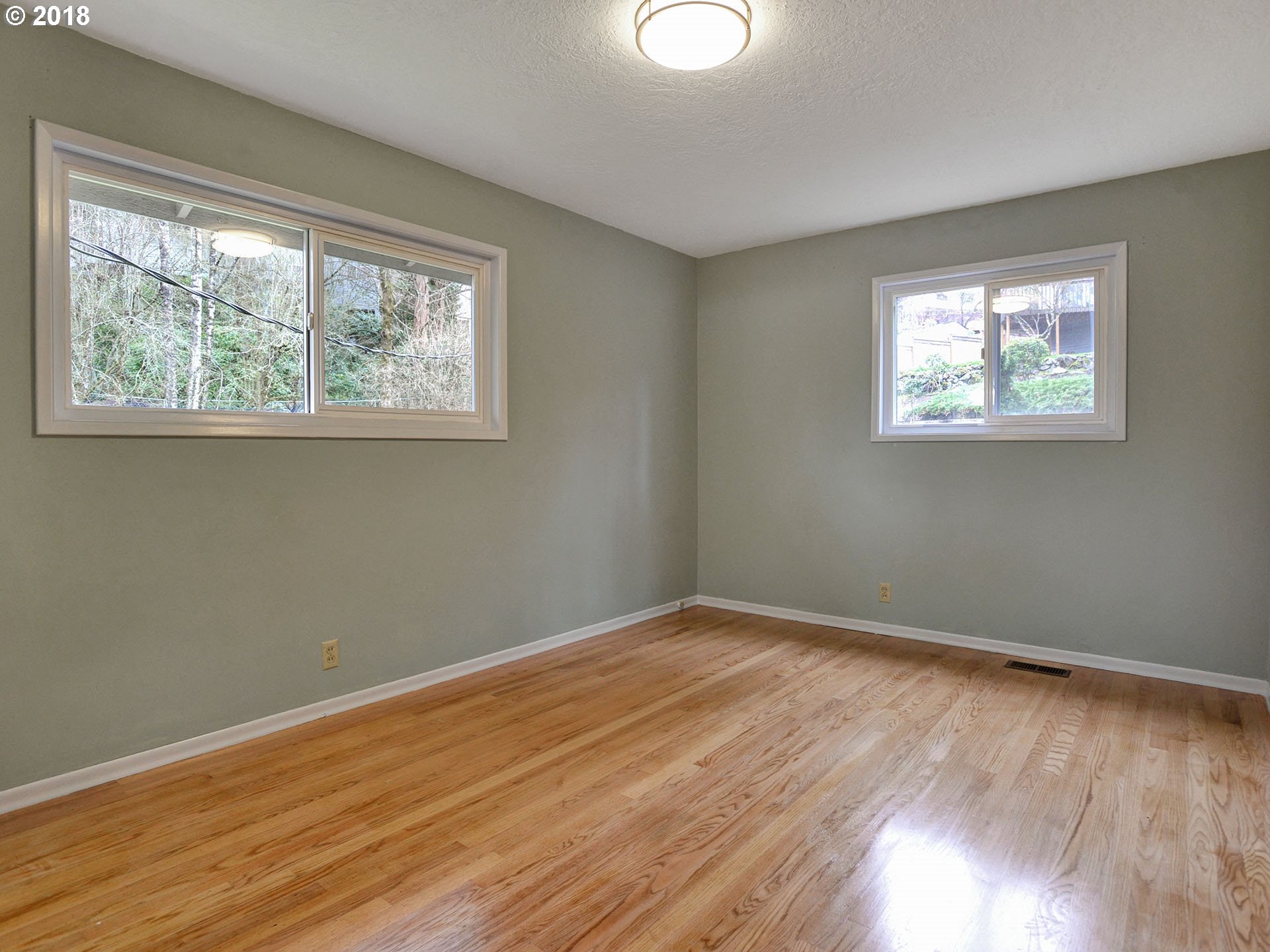 3522 Southwest Iowa Street Portland, OR 97221 - Photo 11 of 28 Gallery Image 11