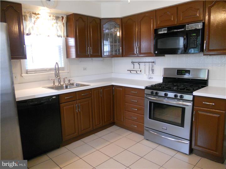 503 Williams Avenue Magnolia, NJ 08049 - Photo 6 of 22 Kitchen