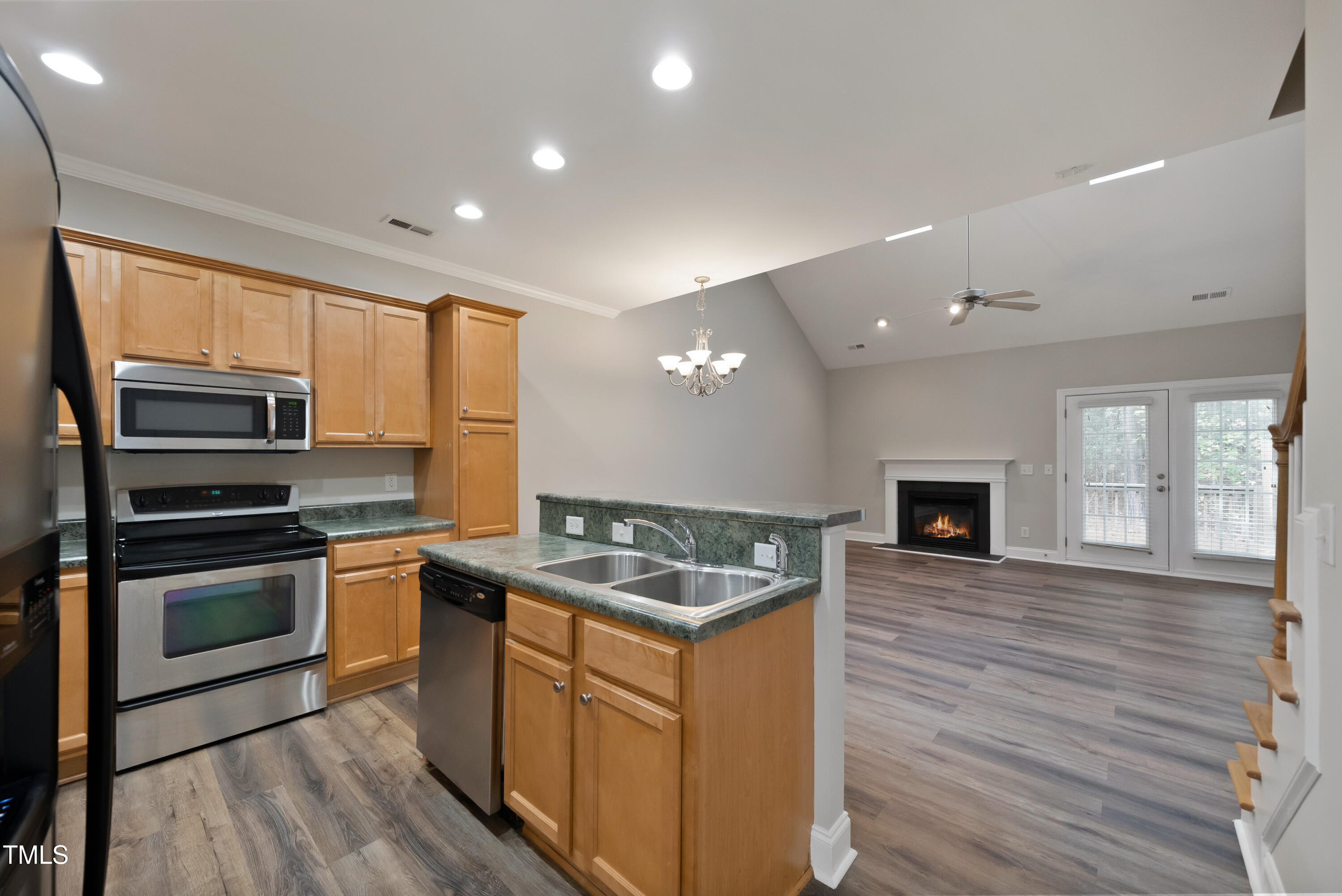 2822_Picket_Rd,_Unit_121-3