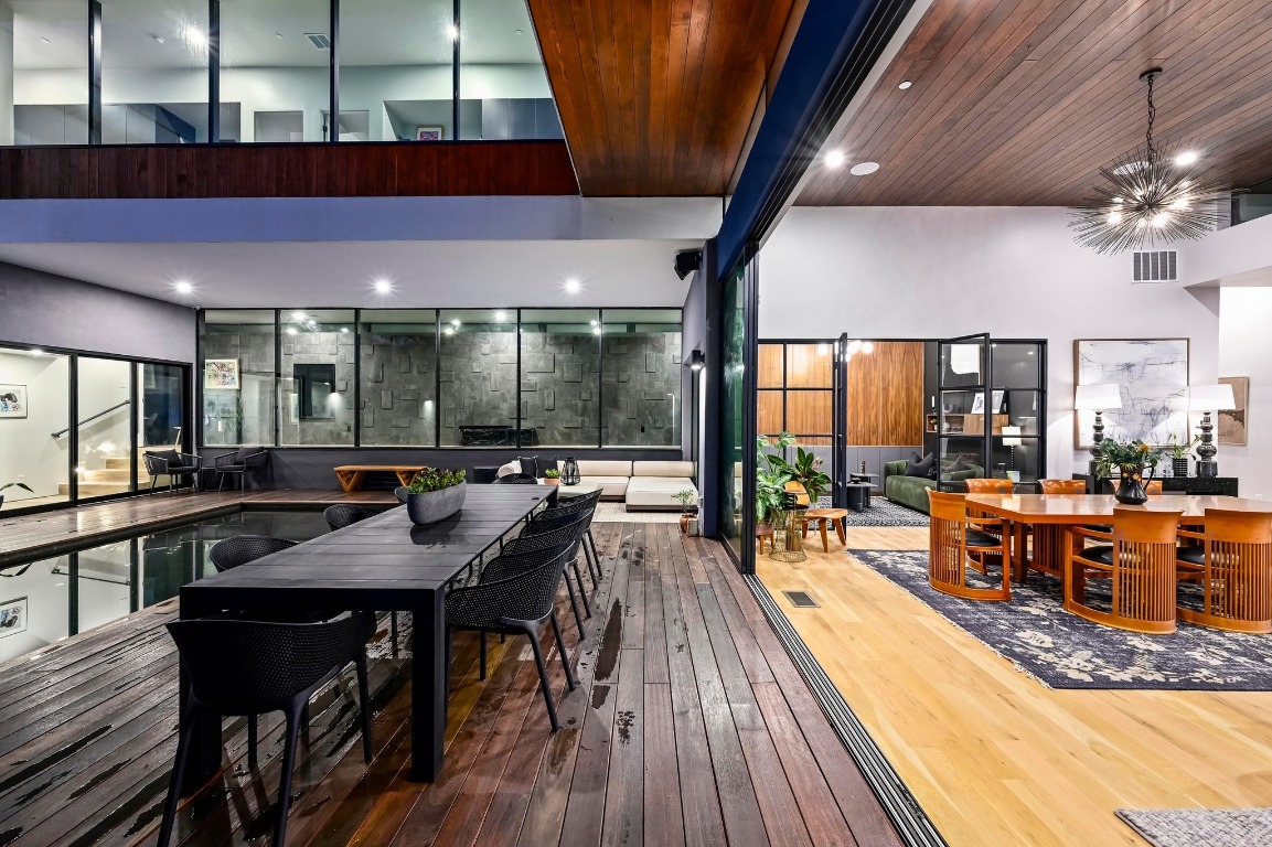 1001 Madrone Road West Lake Hills, TX 78746 - Photo 38 of 40 Indoor/Outdoor Dining.