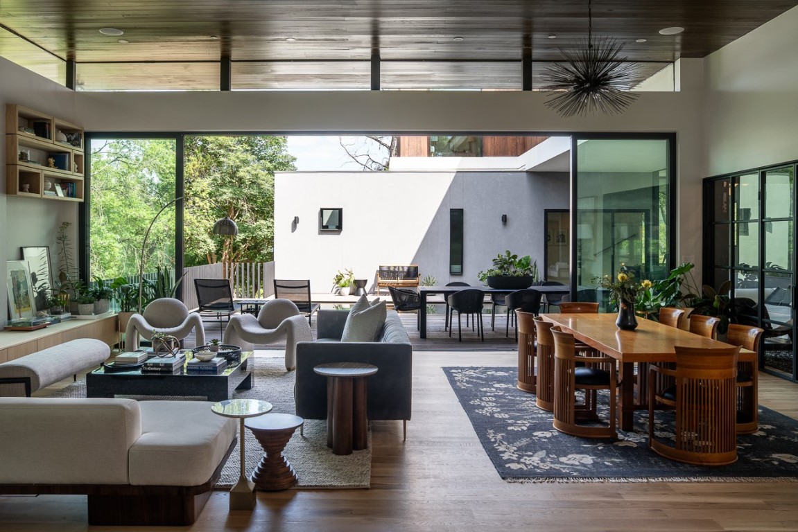 1001 Madrone Road West Lake Hills, TX 78746 - Photo 7 of 40 a living room with furniture and a large window