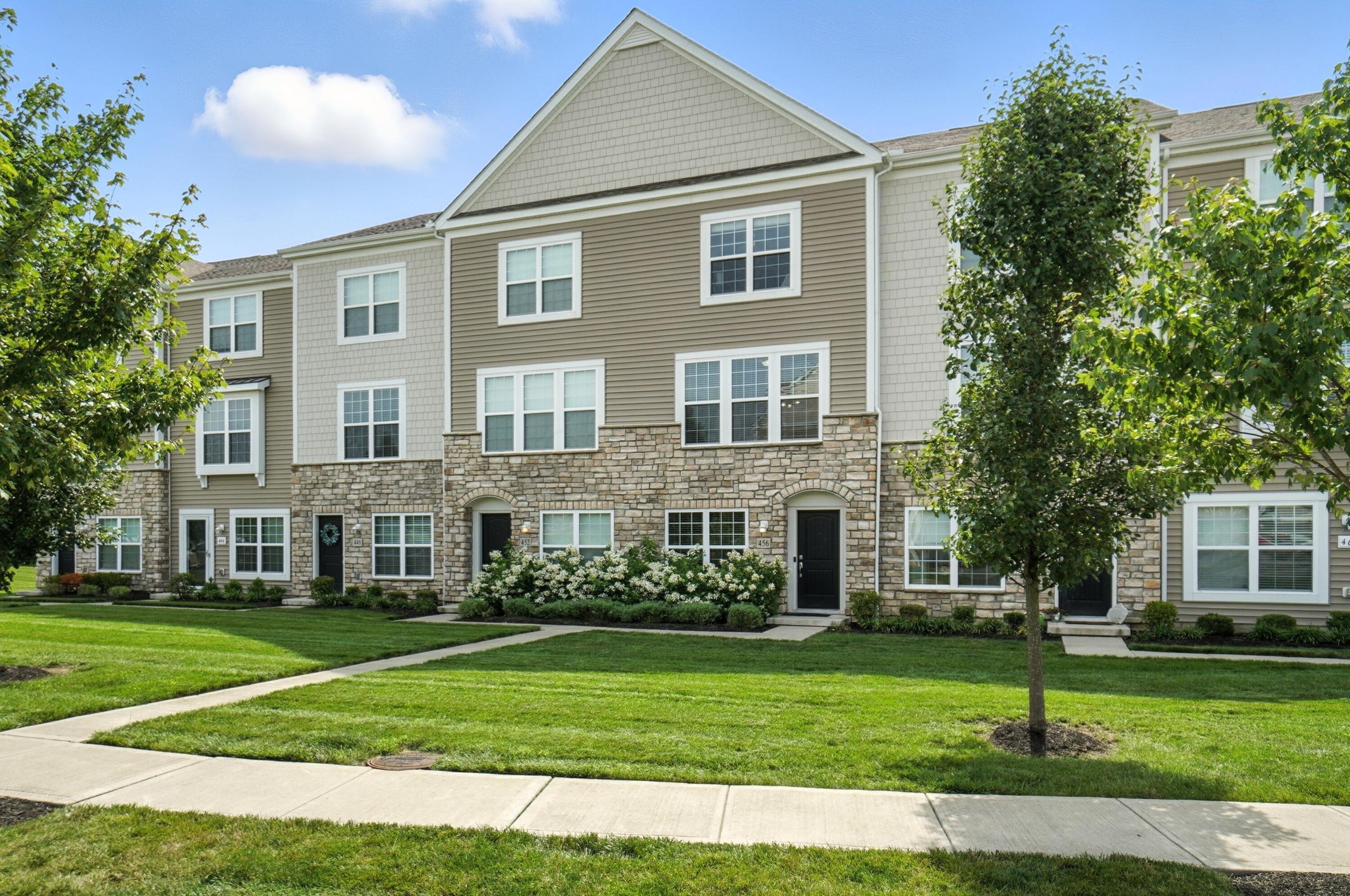 456 Autumn Ridge Circle Pickerington, OH 43147 - Photo 1 of 37 009