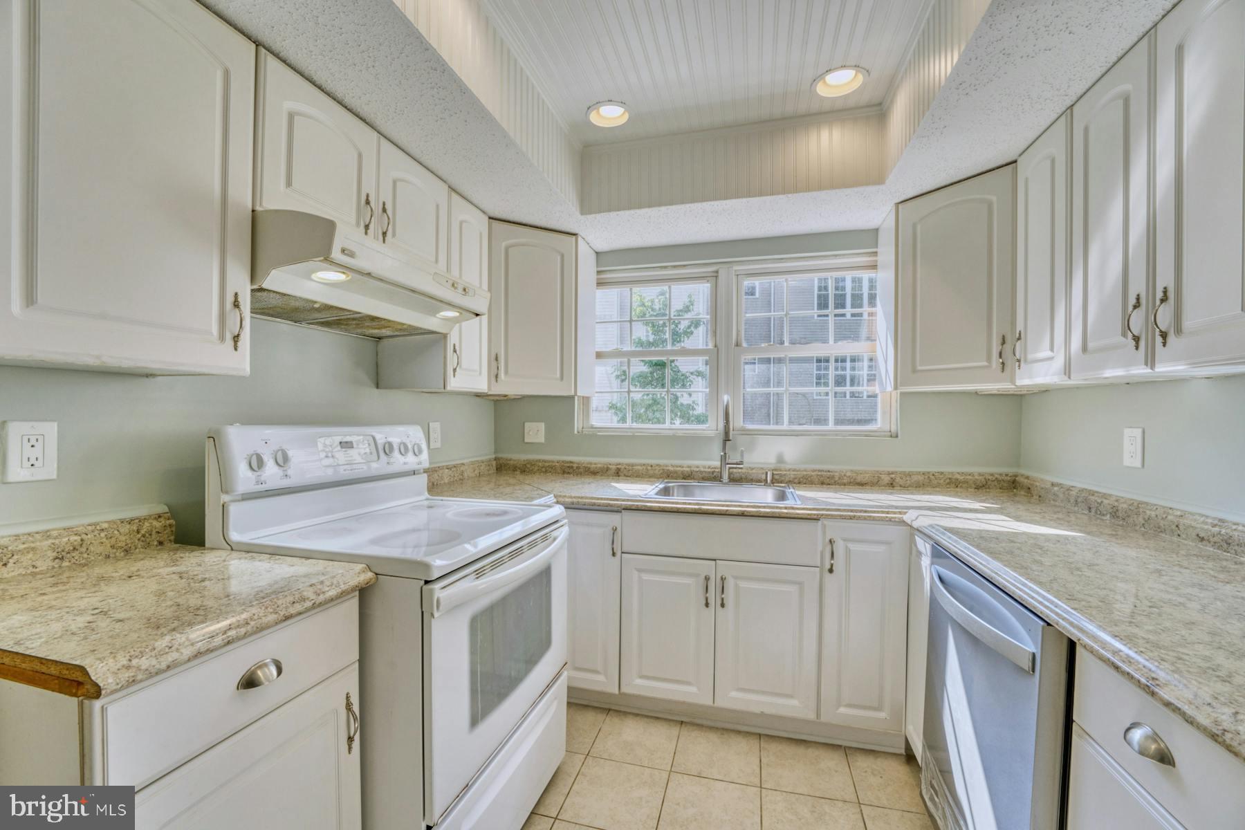 114 Fort Evans Road Southeast, Unit B Leesburg, VA 20175 - Photo 9 of 28 Gallery Image 9