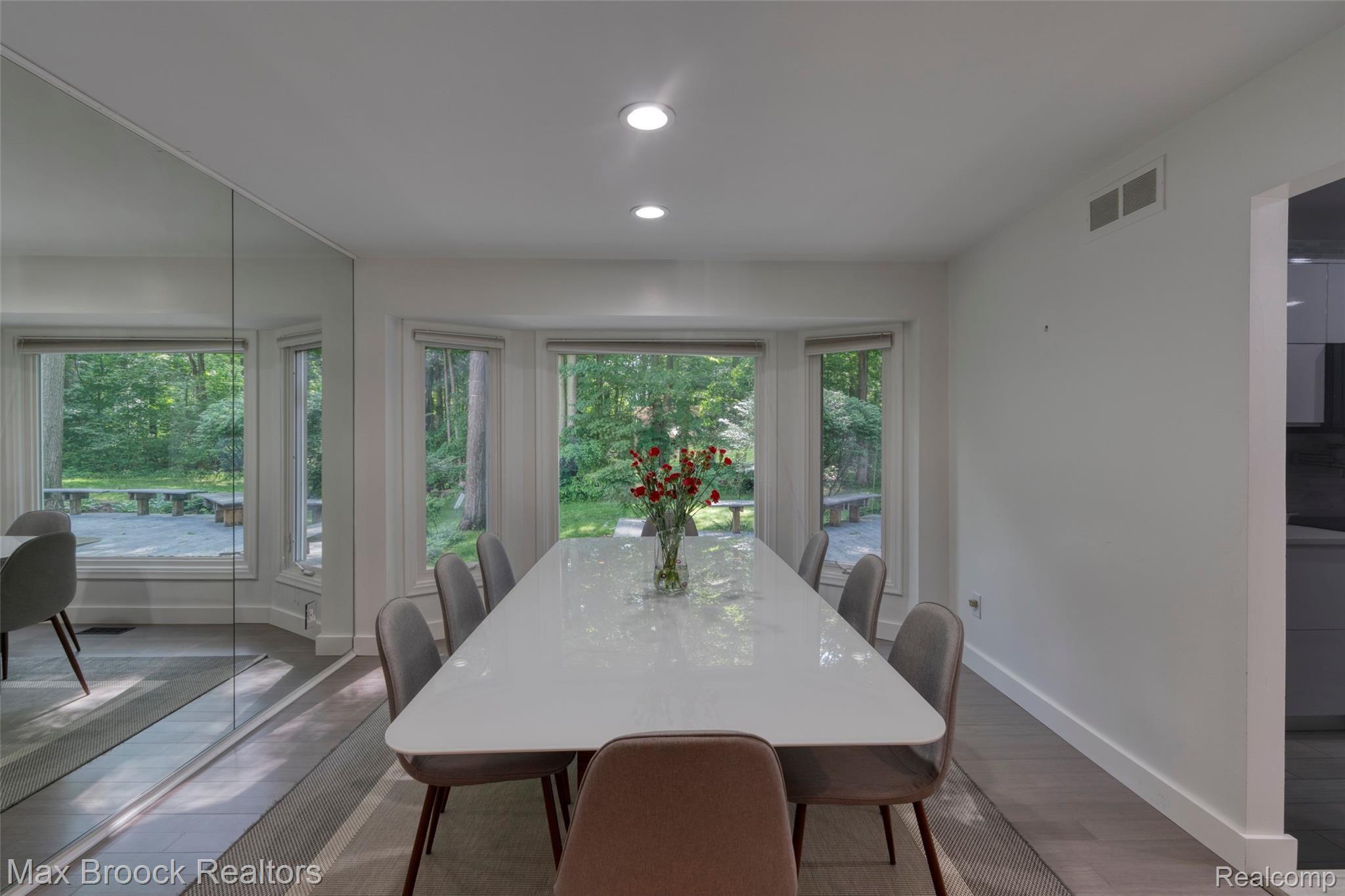 30600 High Valley Road Farmington, MI 48331 - Photo 15 of 32 30600_high_valley-5.jpg