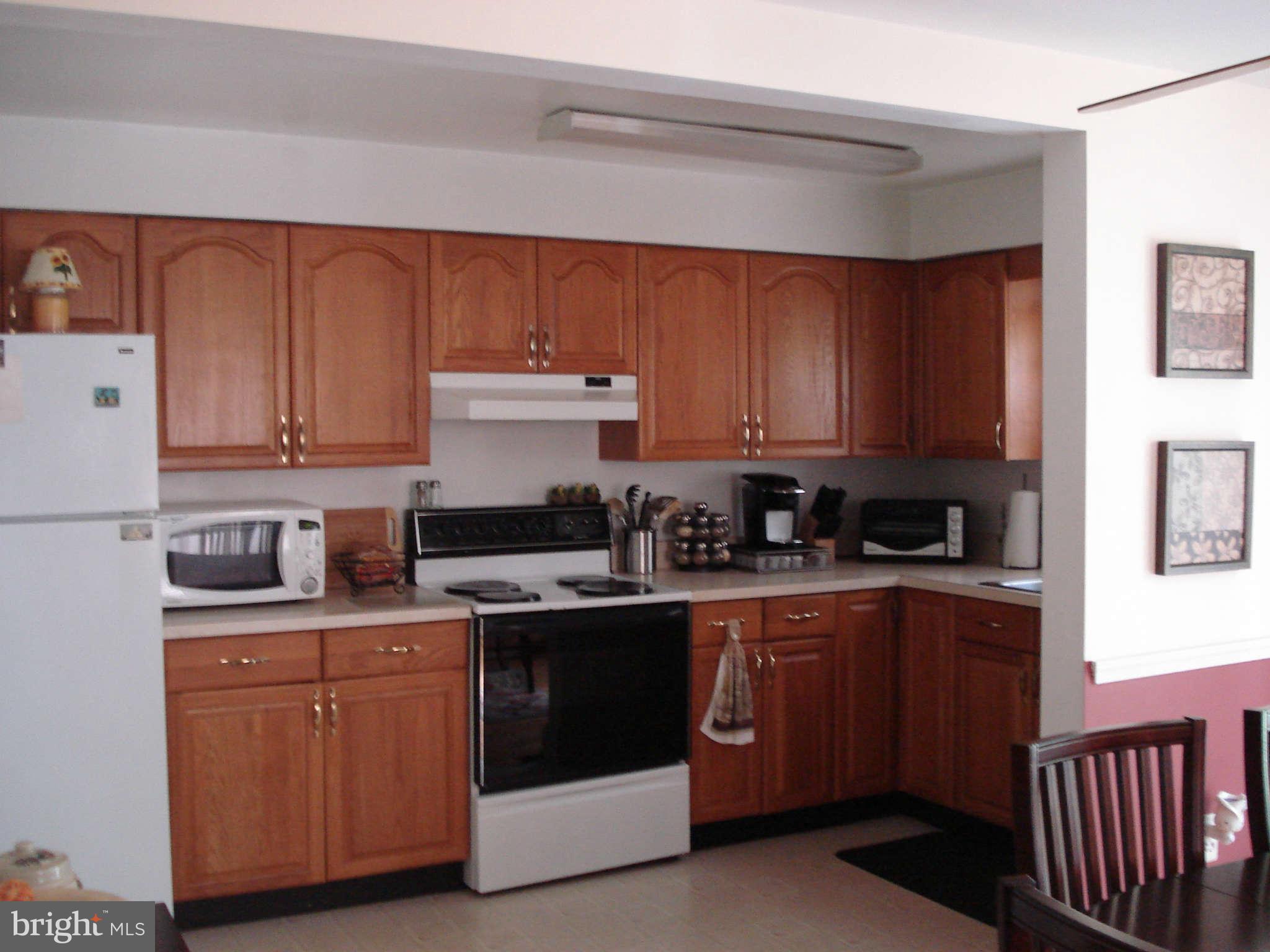 2804 Topaz Road Baltimore, MD 21234 - Photo 2 of 30 Kitchen