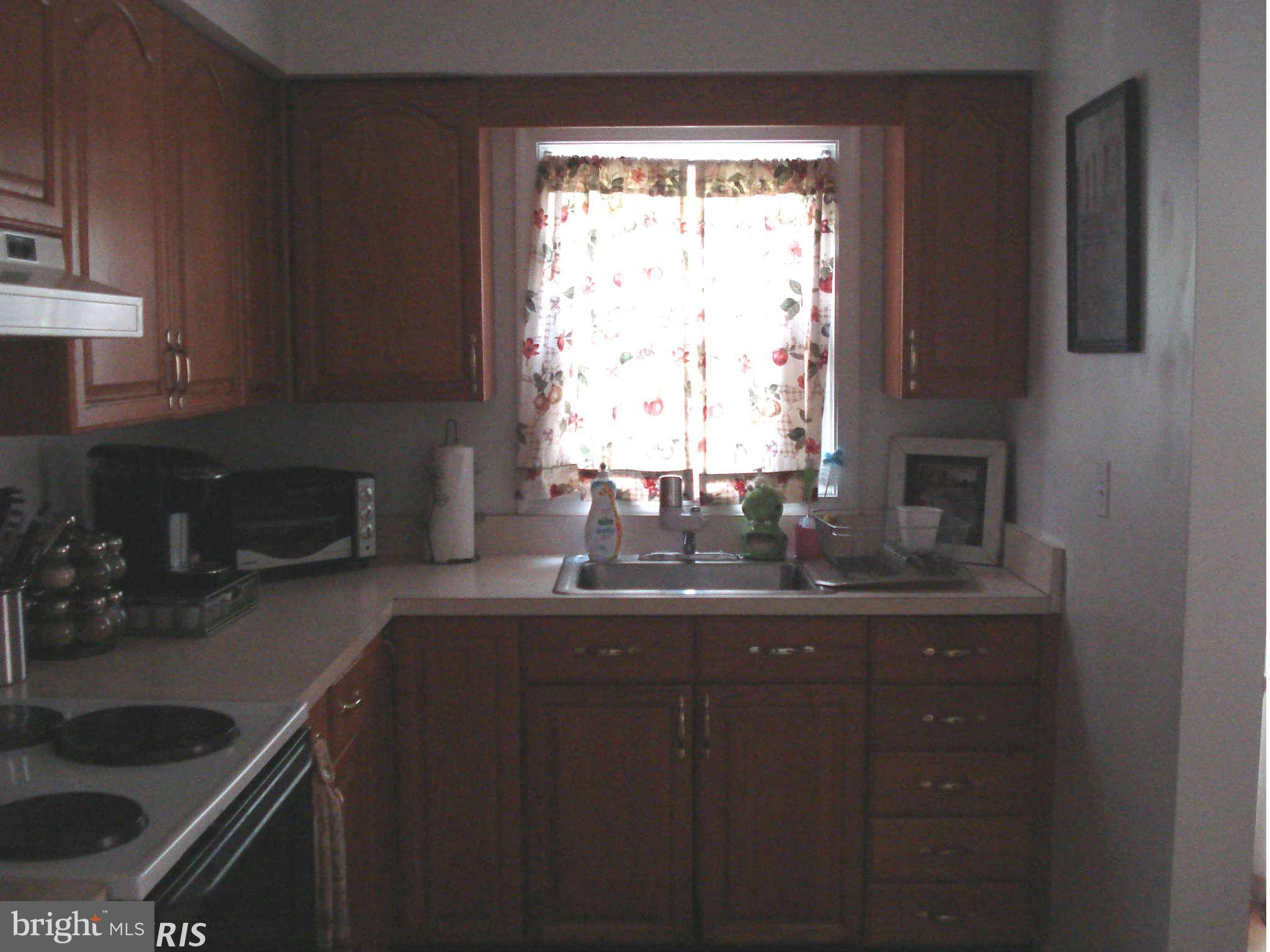2804 Topaz Road Baltimore, MD 21234 - Photo 3 of 30 Kitchen