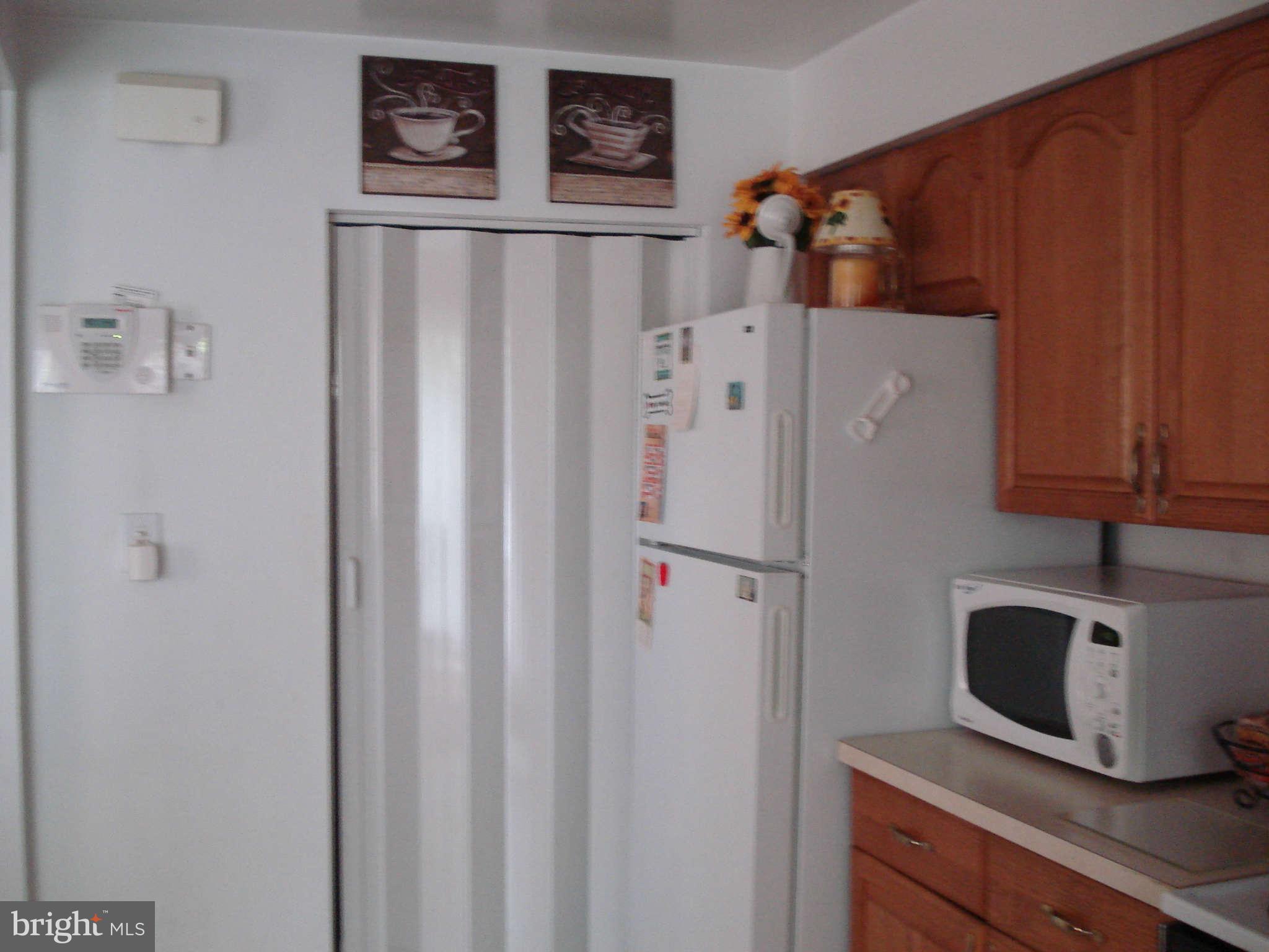 2804 Topaz Road Baltimore, MD 21234 - Photo 4 of 30 Kitchen