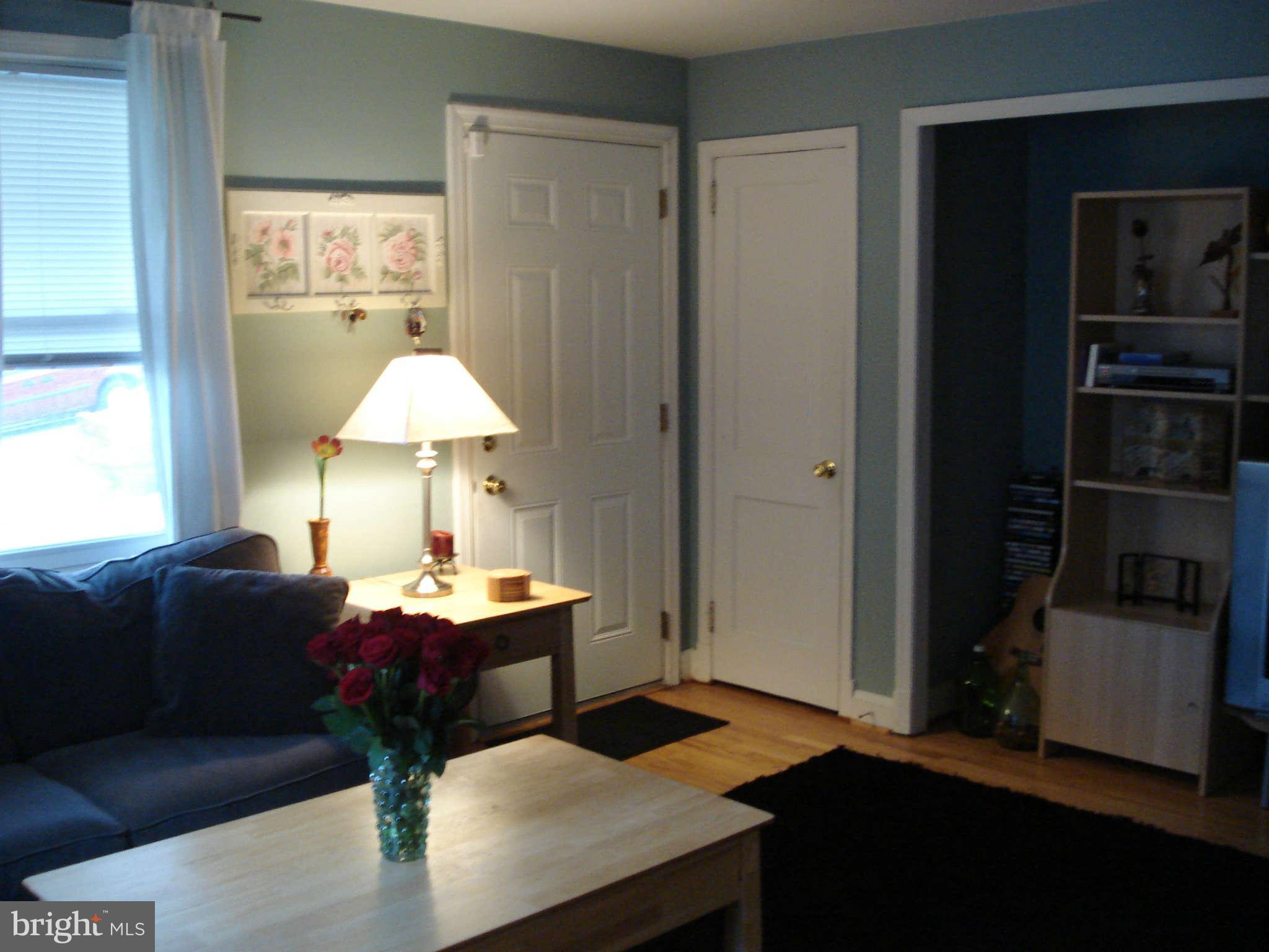 2804 Topaz Road Baltimore, MD 21234 - Photo 6 of 30 Living Room