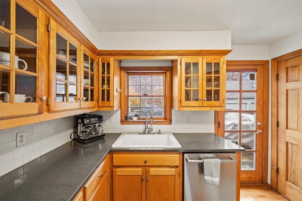 2812 West 49th Terrace Westwood, KS 66205 - Photo 13 of 35