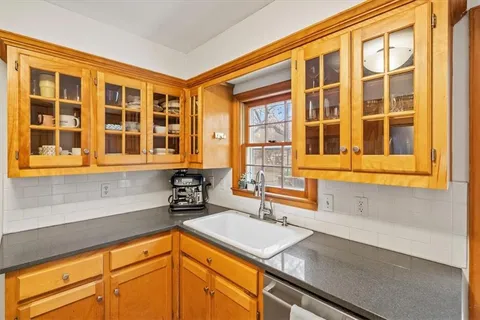 $400,000 | 2812 West 49th Terrace, Westwood, KS 66205