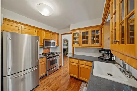 $400,000 | 2812 West 49th Terrace, Westwood, KS 66205