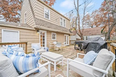 $400,000 | 2812 West 49th Terrace, Westwood, KS 66205