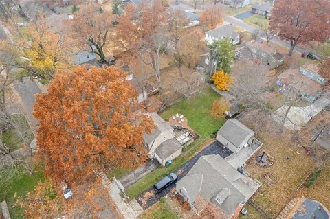 $400,000 | 2812 West 49th Terrace, Westwood, KS 66205