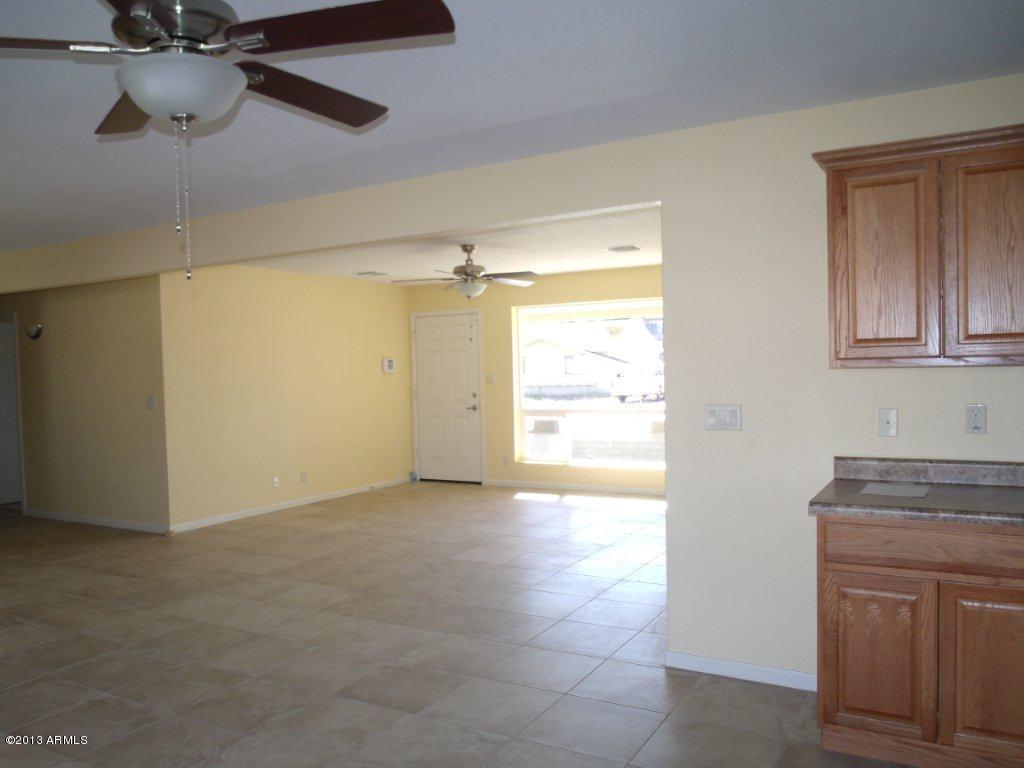 2614 West Wethersfield Road Phoenix, AZ 85029 - Photo 4 of 9 2614 Wethersfield 013 (2)