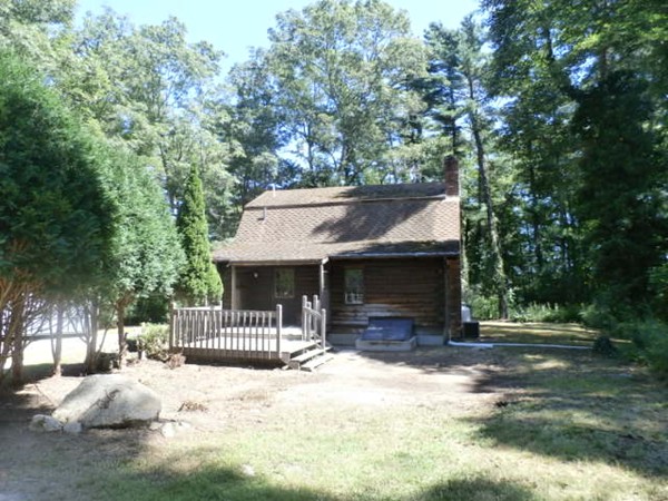 84 Mendall Road Acushnet, MA 02743 - Photo 3 of 11 a front view of a house