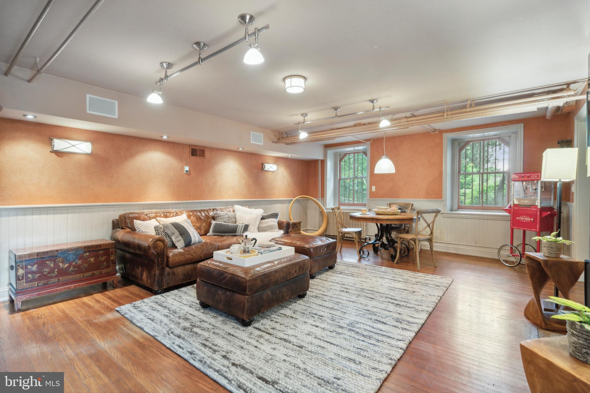 8410 Prospect Avenue Philadelphia, PA 19118 - Photo 23 of 46