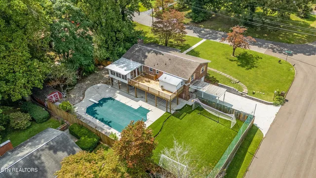 $449,900 | 4621 Royalview Road, Knoxville, TN 37921