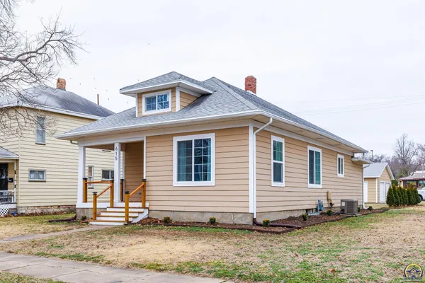 $245,000 | 615 Ash Street, Wamego, KS 66547