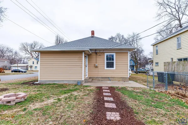 $245,000 | 615 Ash Street, Wamego, KS 66547