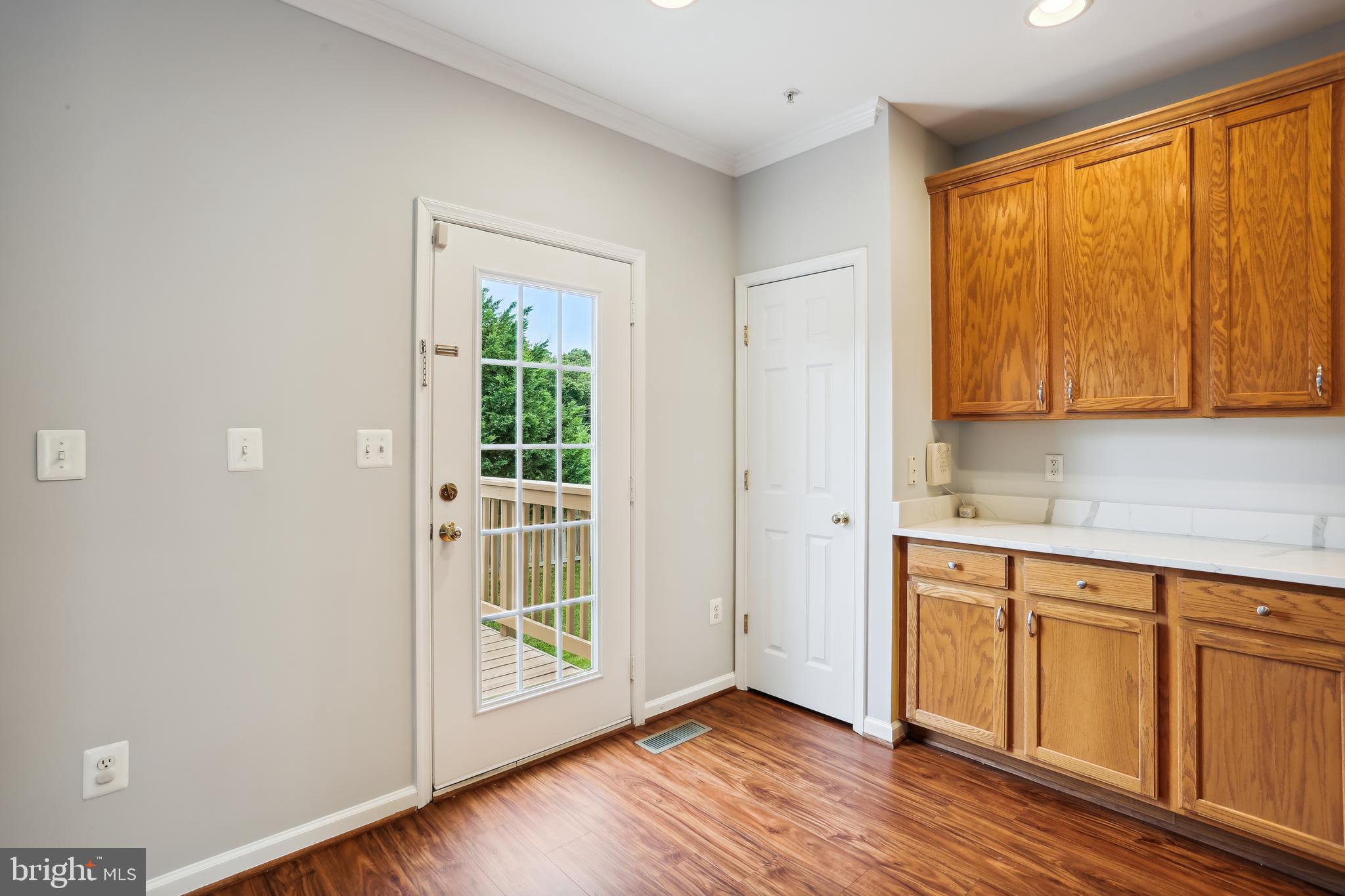 3 Inkberry Circle Gaithersburg, MD 20877 - Photo 14 of 52 Kitchen with Walkout to Deck
