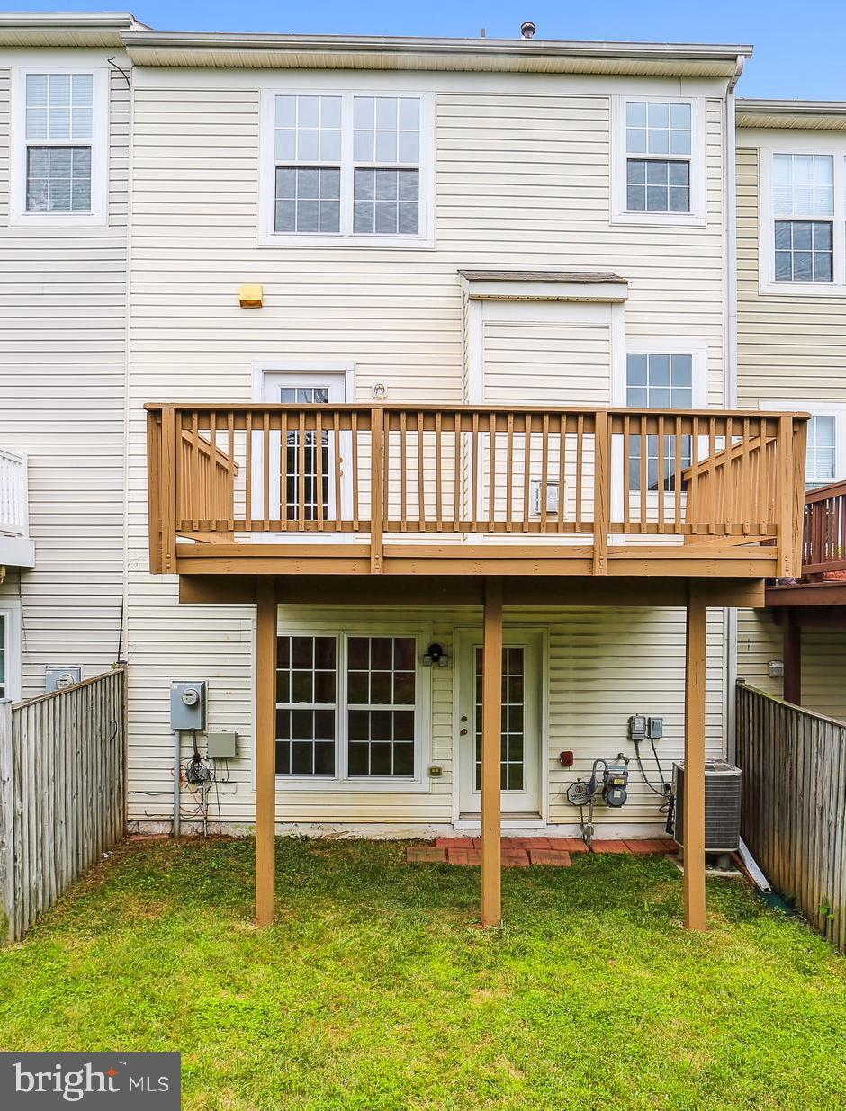 3 Inkberry Circle Gaithersburg, MD 20877 - Photo 40 of 52 View of Rear Deck
