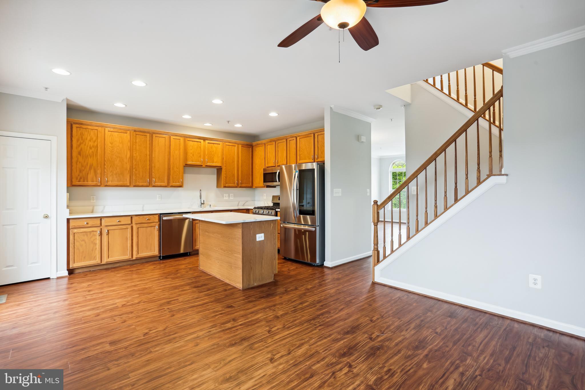 3 Inkberry Circle Gaithersburg, MD 20877 - Photo 6 of 52 Huge Open Renovated Kitchen & Family Room