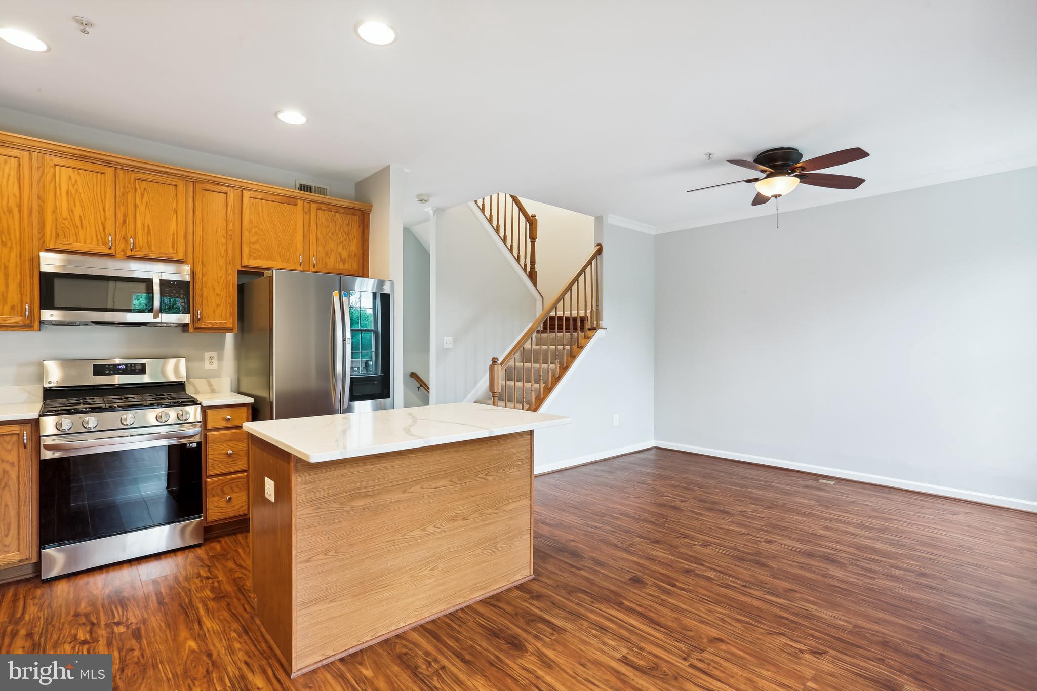 3 Inkberry Circle Gaithersburg, MD 20877 - Photo 8 of 52 Huge Open Kitchen & Family Room