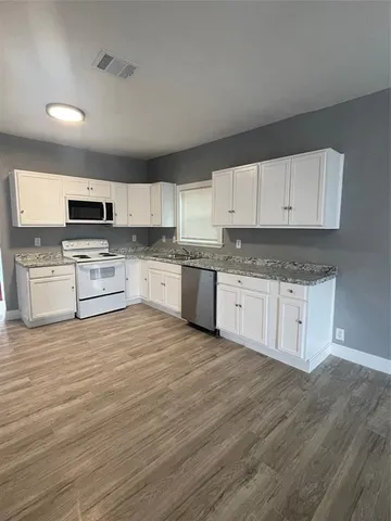 $1,490 | 603 Wyatt Street, Waxahachie, TX 75165