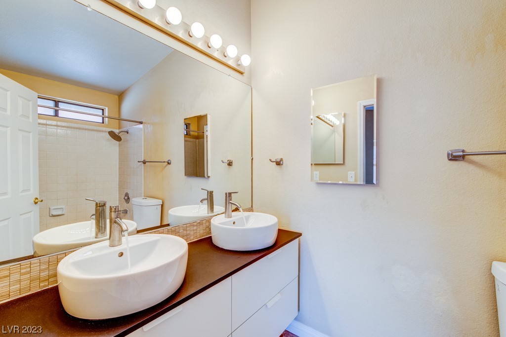 6508 Deadwood Road Las Vegas, NV 89108 - Photo 3 of 54