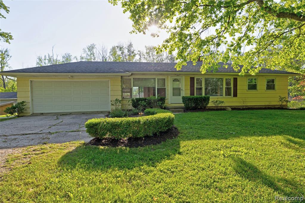 5890 Grange Hall Road Holly, MI 48442 - Photo 3 of 67