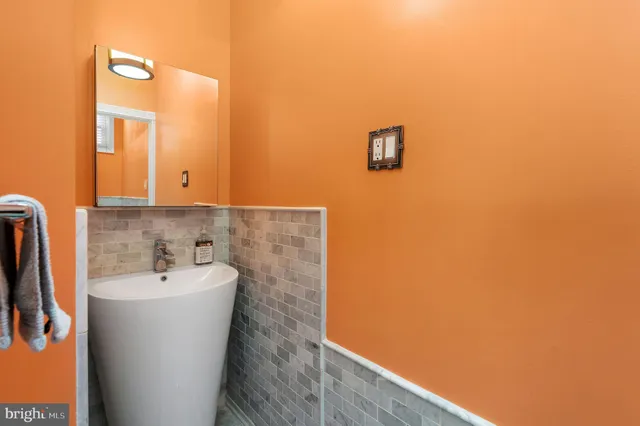 $999,990 | 26 Strawberry Street, Philadelphia, PA 19106