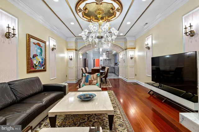 $999,990 | 26 Strawberry Street, Philadelphia, PA 19106