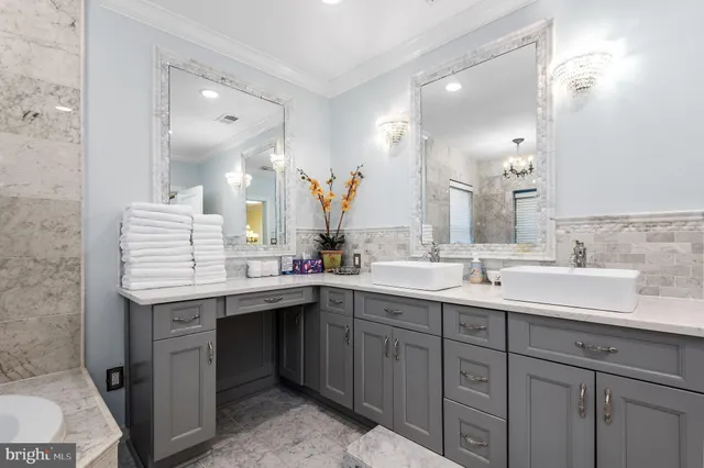 $999,990 | 26 Strawberry Street, Philadelphia, PA 19106