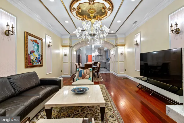 $999,990 | 26 Strawberry Street, Philadelphia, PA 19106