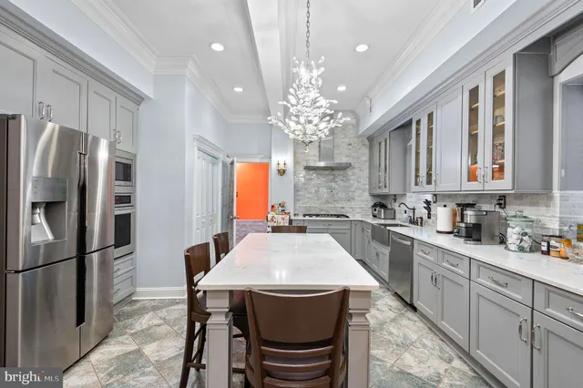 $999,990 | 26 Strawberry Street, Philadelphia, PA 19106