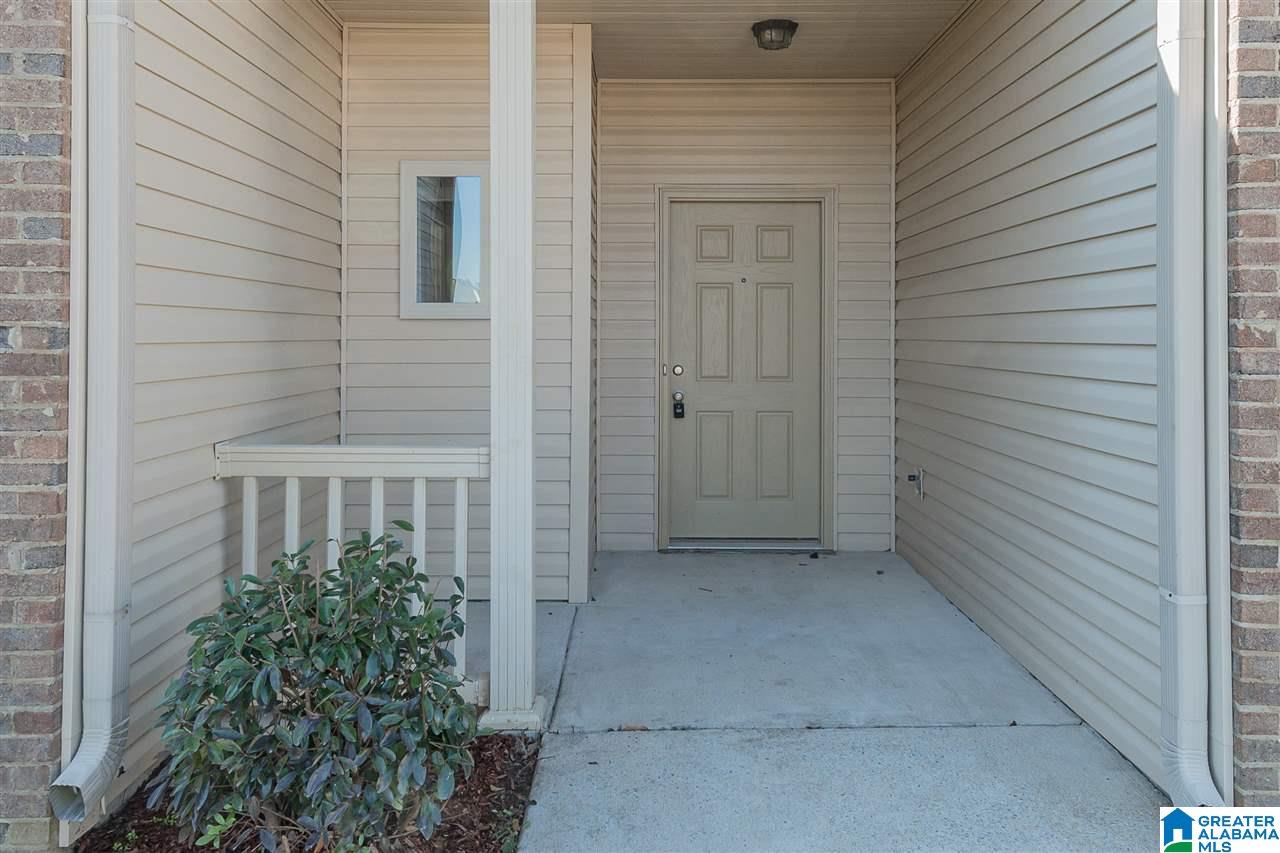951 Meriweather Drive Calera, AL 35040 - Photo 2 of 17