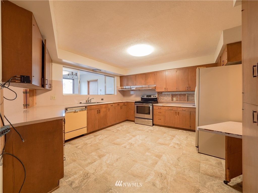13387 Lester Road Northwest Silverdale, WA 98383 - Photo 14 of 39 Gallery Image 14
