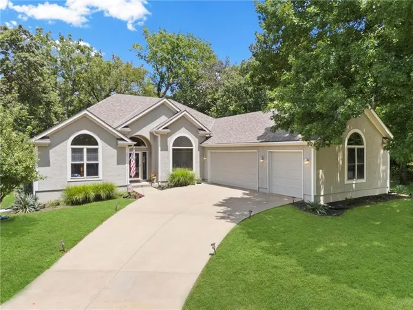 $550,000 | 53 Rock Lane, Linn Valley, KS 66040
