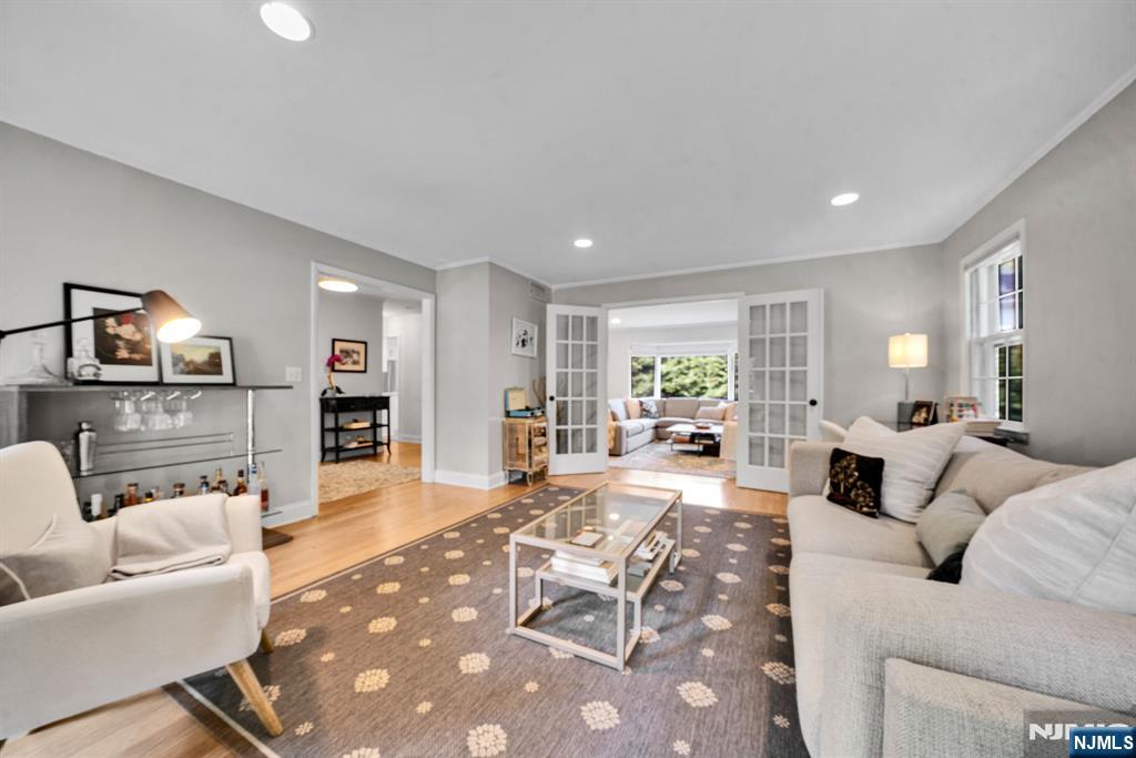 10 Carolina Place Ridgewood, NJ 07450 - Photo 11 of 38