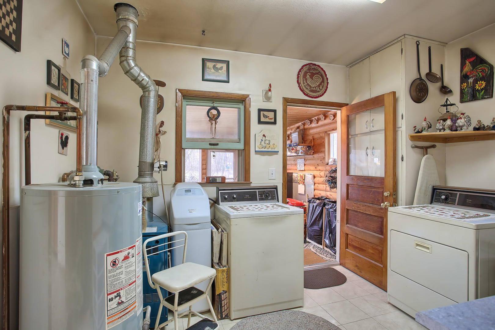 408 Kyle Street Ogden, IL 61859 - Photo 19 of 24 a view of a room with workspace and windows