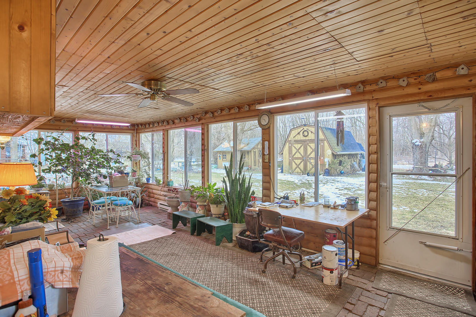 408 Kyle Street Ogden, IL 61859 - Photo 9 of 24 a living room with furniture