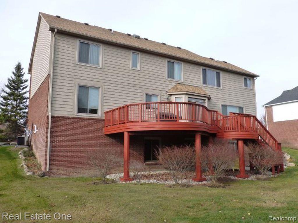 3875 Fawn Drive Rochester, MI 48306 - Photo 6 of 50 Rear View