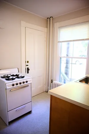 $2,000 | 61 College Street, Unit 1, South Hadley, MA 01075