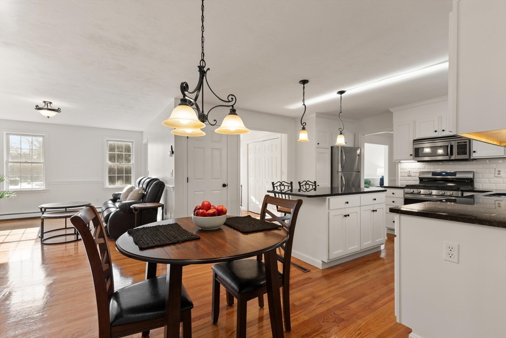 4 Alex Lane Foxboro, MA 02035 - Photo 12 of 41