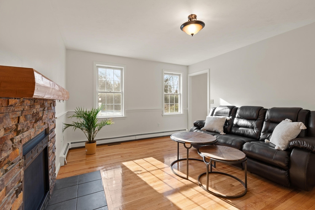 4 Alex Lane Foxboro, MA 02035 - Photo 8 of 41