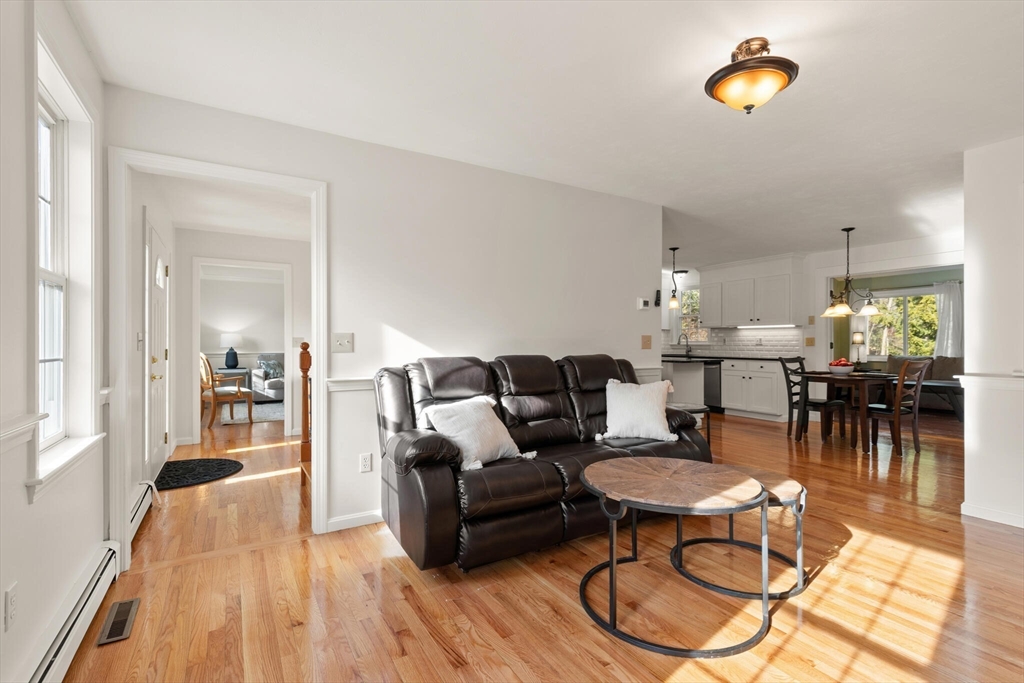 4 Alex Lane Foxboro, MA 02035 - Photo 9 of 41