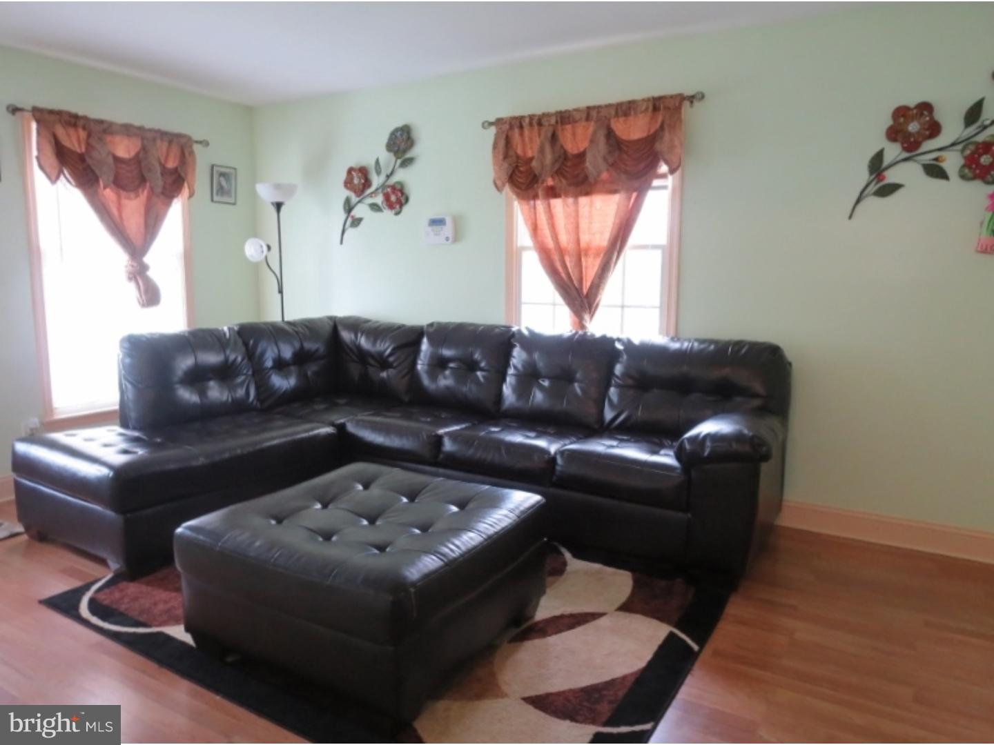 7928 Stow Road Pennsauken, NJ 08110 - Photo 2 of 24 Living Room