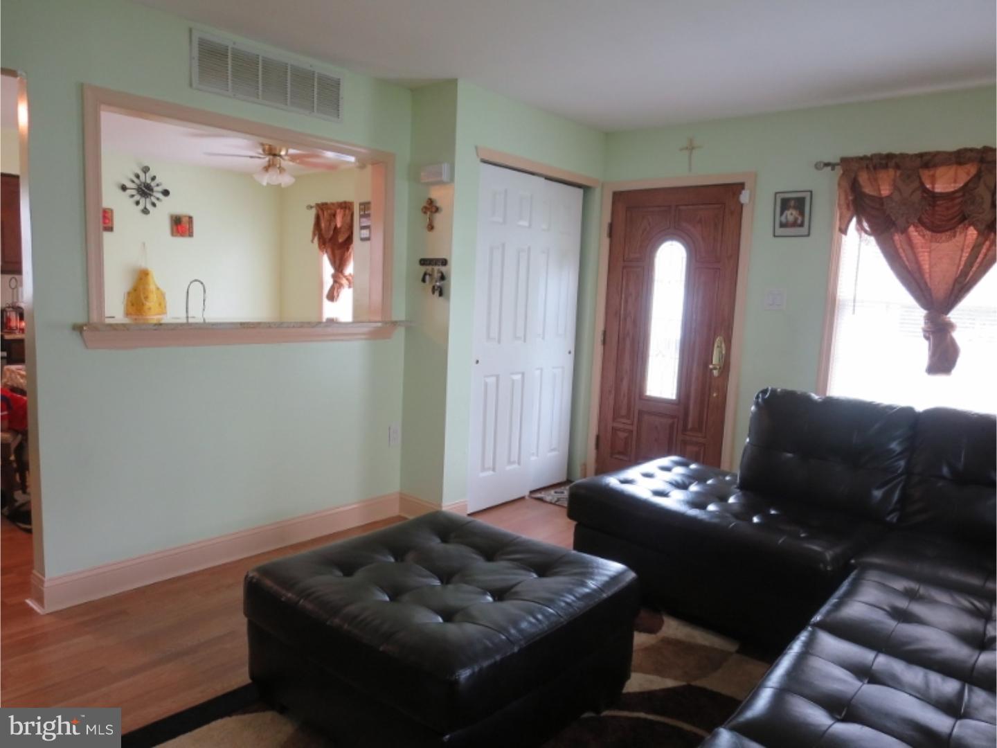 7928 Stow Road Pennsauken, NJ 08110 - Photo 4 of 24 Living Room
