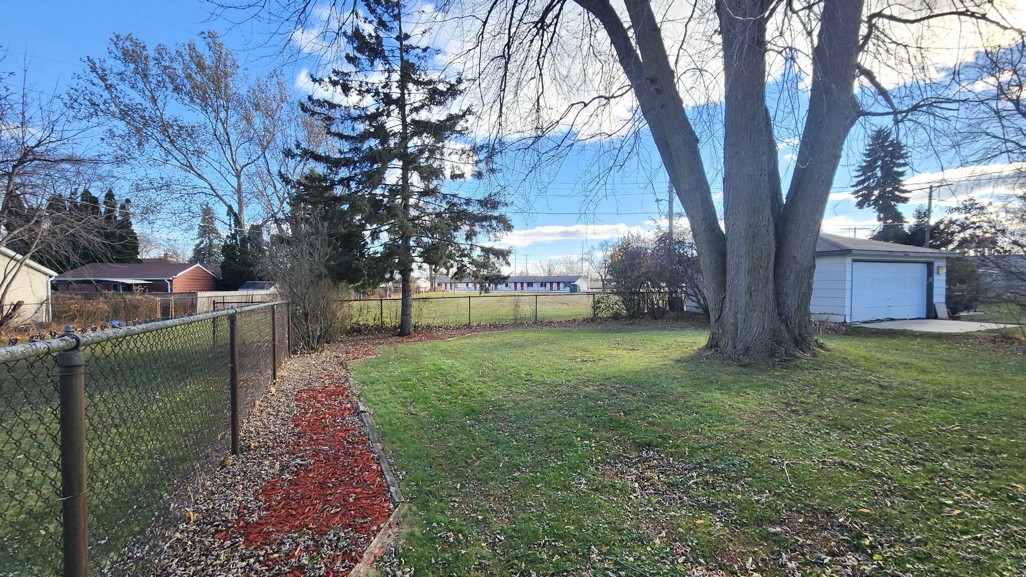 2817 Wellington Drive Racine, WI 53403 - Photo 16 of 19 6878449208605686950